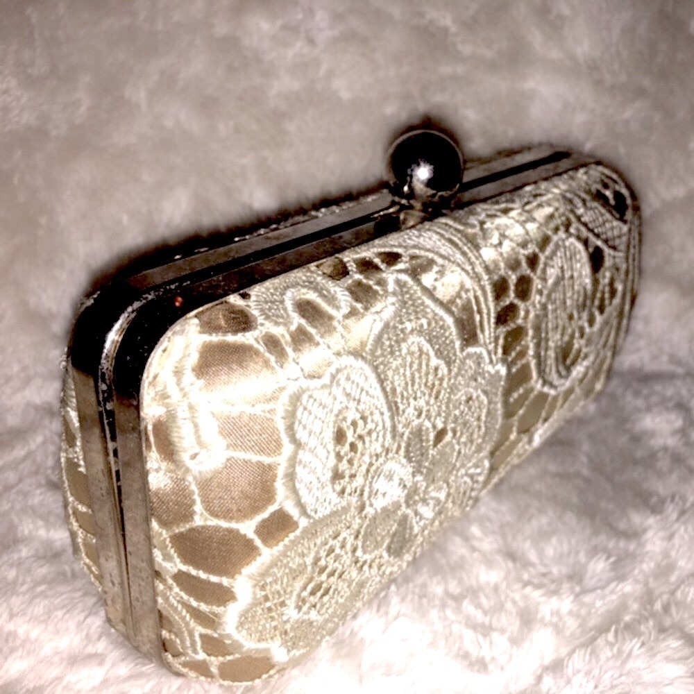 La Regale Clutch Box Purse Lace & Satin Crossbody Hideaway Chain, Kiss Lock